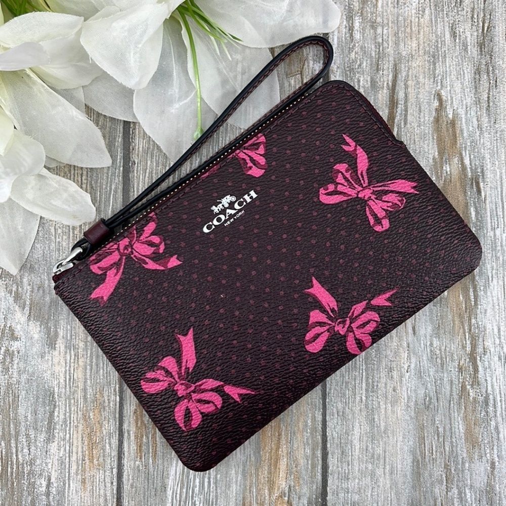 Coach Corner Zip Wristlet In Signature Canvas With Bow Print Bag Wallet Purse